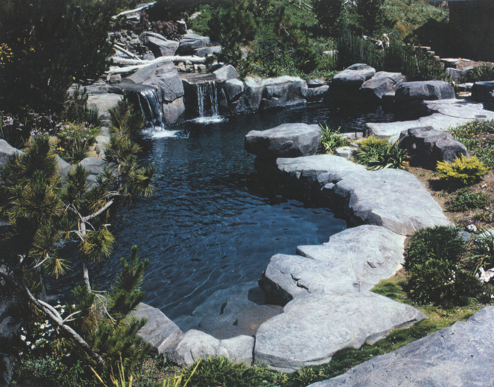 Home design - rustic home design idea in Orange County
