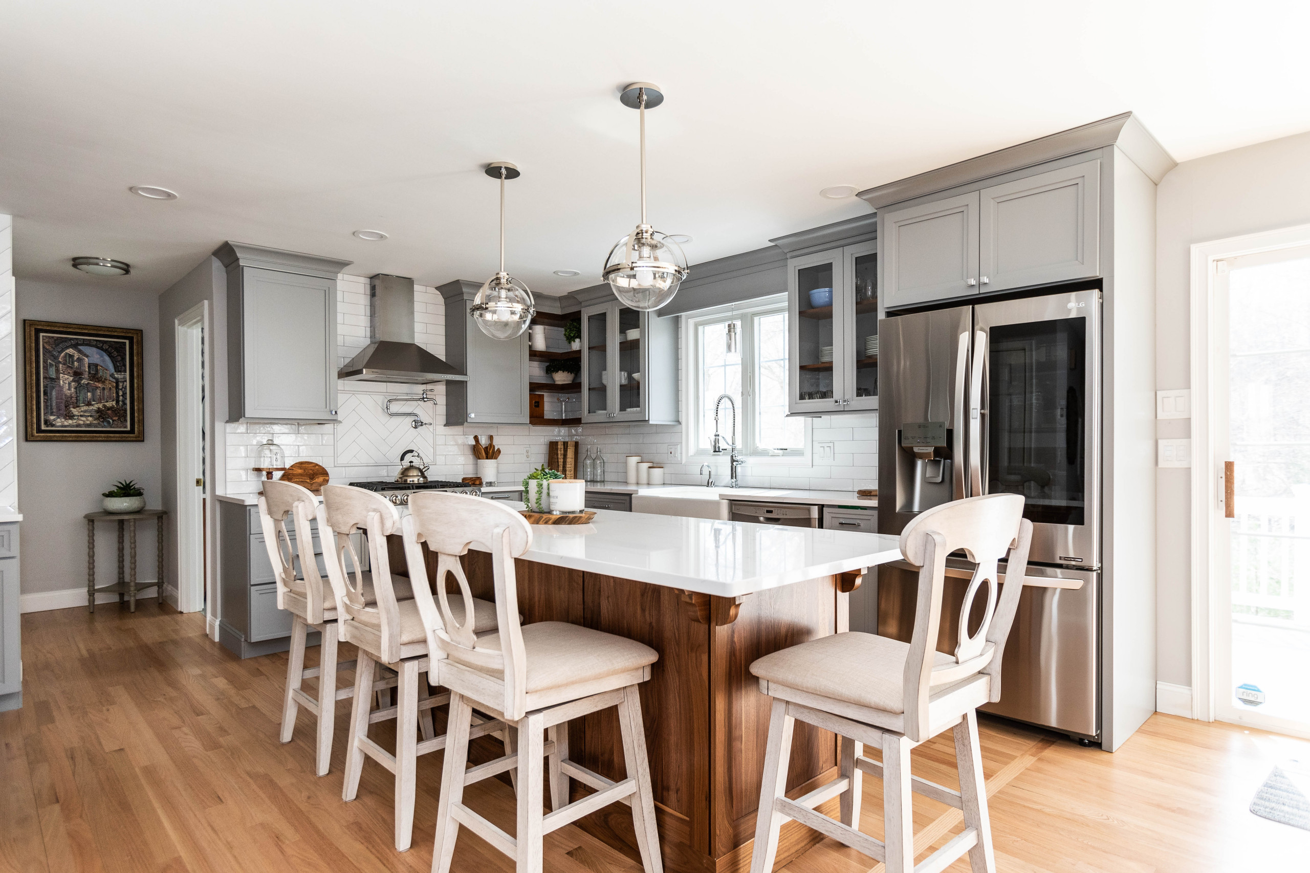 10 Kitchen Island Features Pros Always Recommend