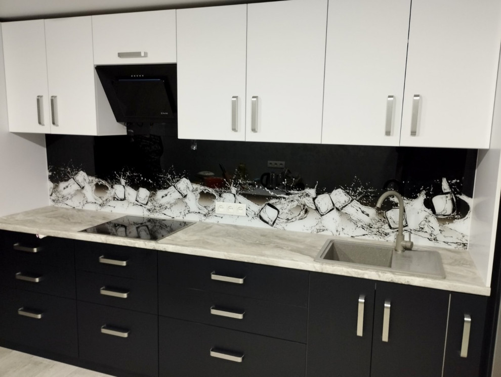 Фартук из стекла на стену кухни с фото кубиков льда - Продажа от Pavlin Art