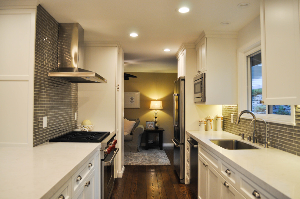 Kitchen - transitional kitchen idea in San Francisco