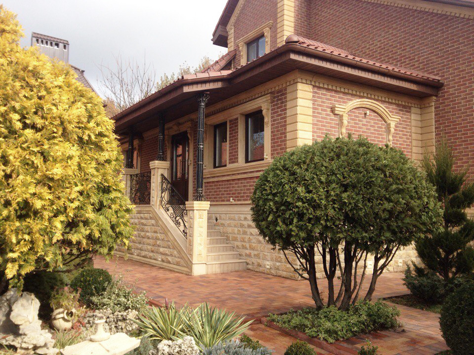 Реконструкция фасада и ландшафт