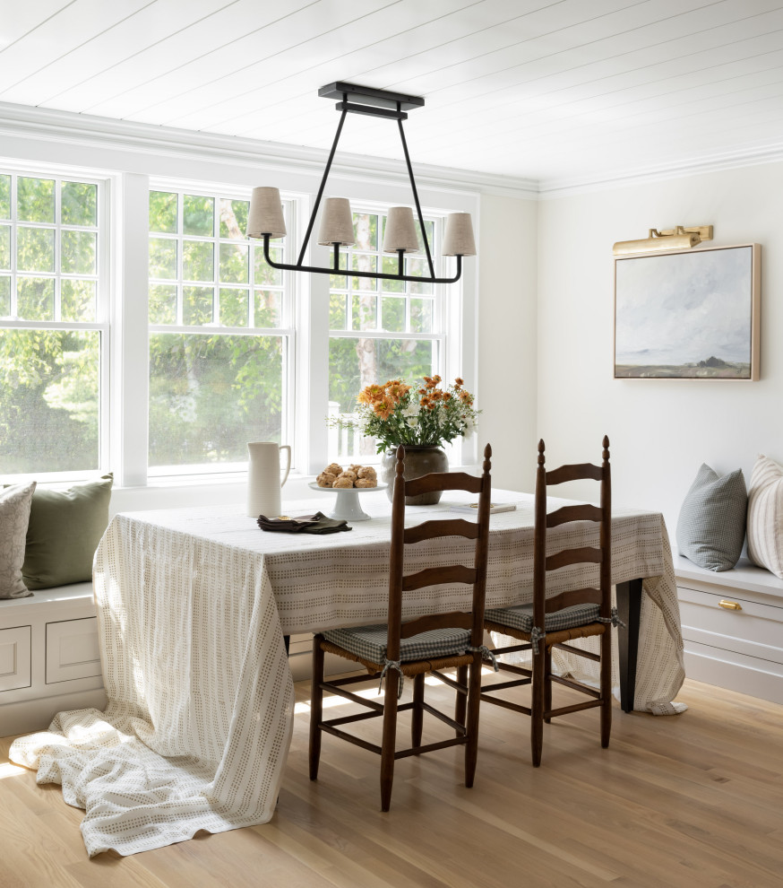 Dining room - dining room idea in Boston