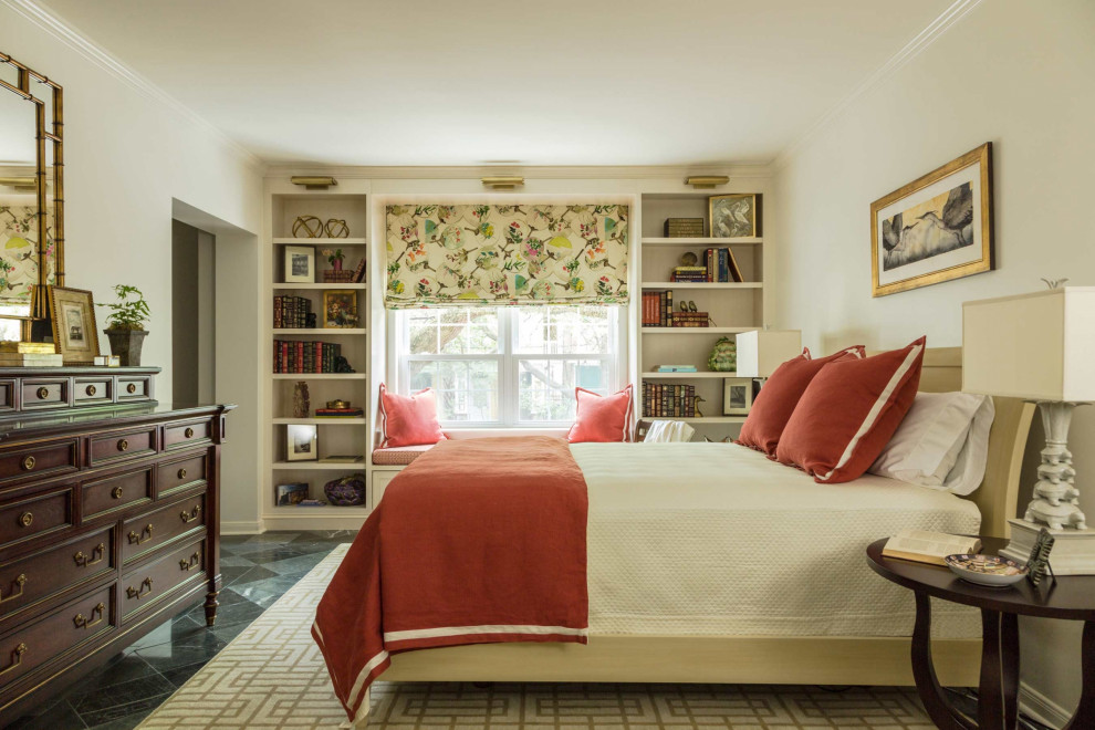 Bedroom - traditional bedroom idea in New Orleans