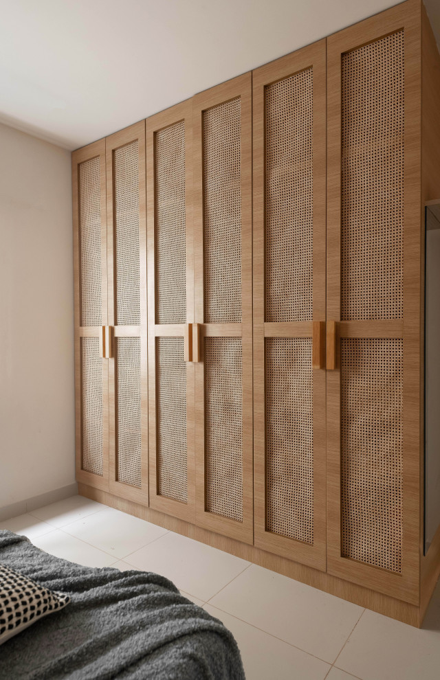 Inspiration for a transitional bedroom in Bengaluru.
