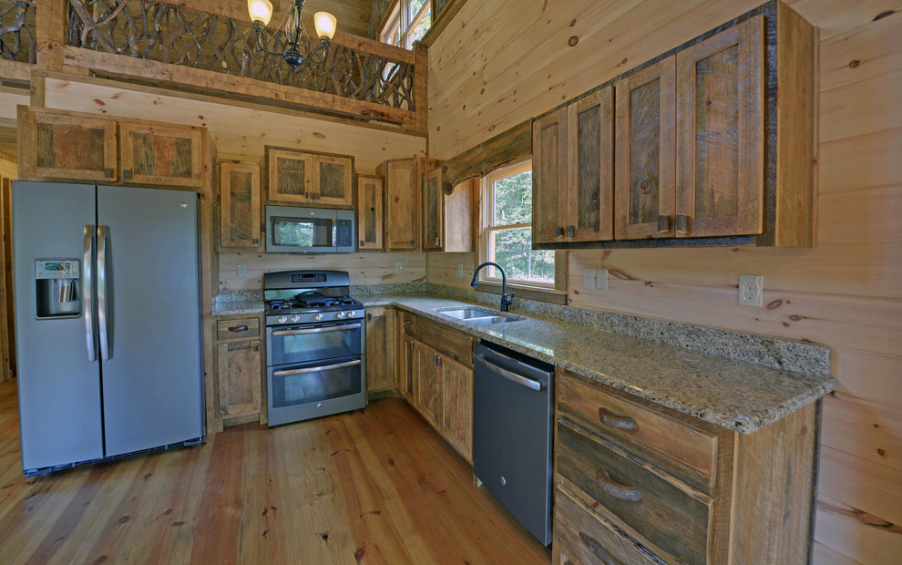 Mountain style kitchen photo in Atlanta