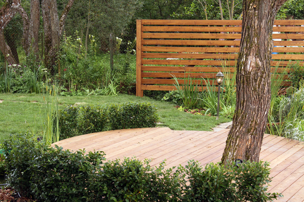 Сад у ручья