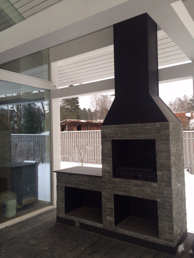 Барбекю с оделкой декоративным камнем сланец