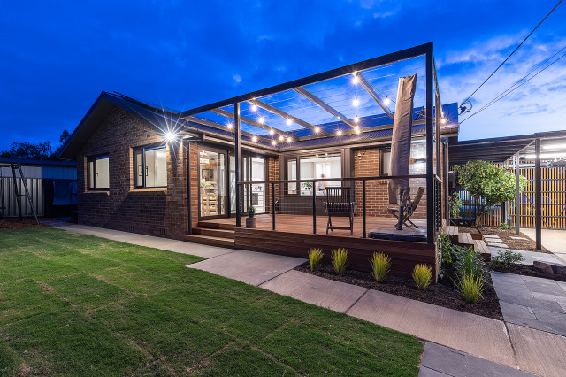 Blackburn House contemporary-fasad