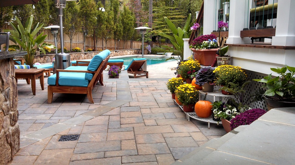 Photo of a transitional patio in DC Metro.