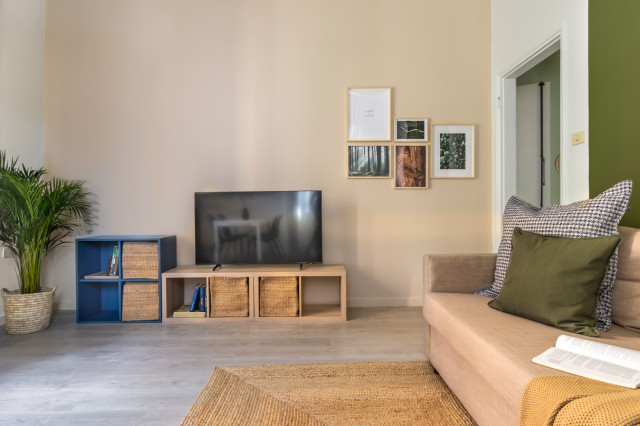 Appartamento naturale in centro a Verona contemporary-living-room