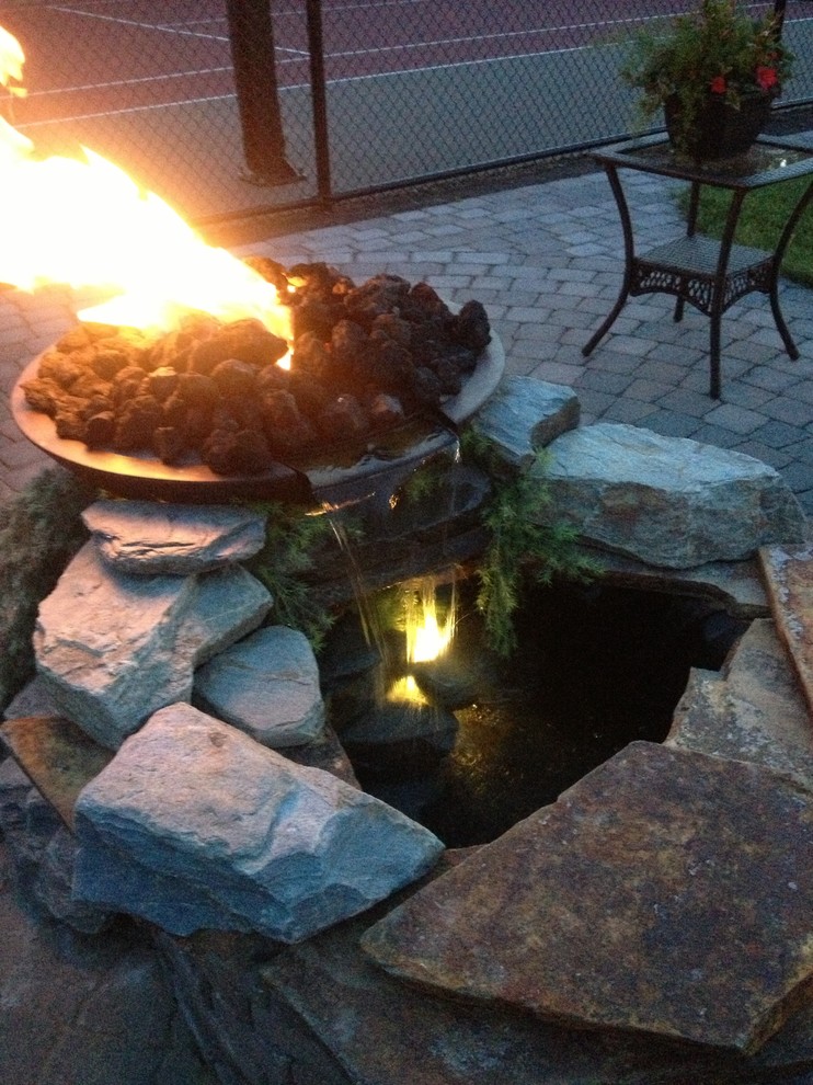 Home design - rustic home design idea in Calgary