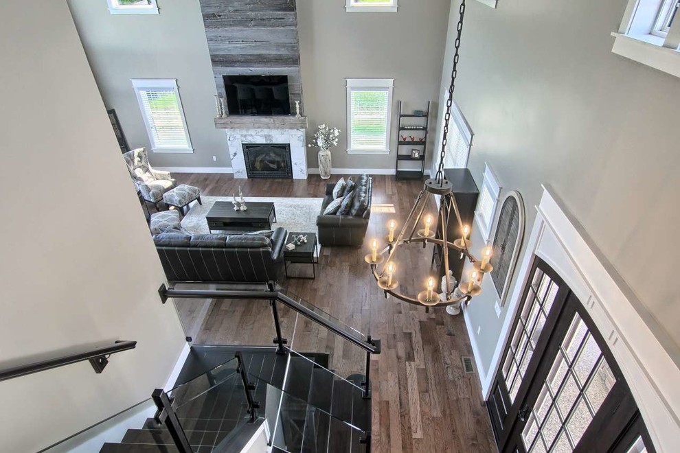 Home design - transitional home design idea