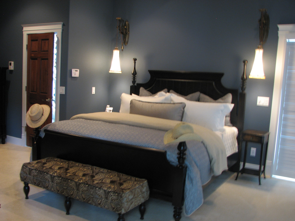 Design ideas for an eclectic bedroom in Grand Rapids.