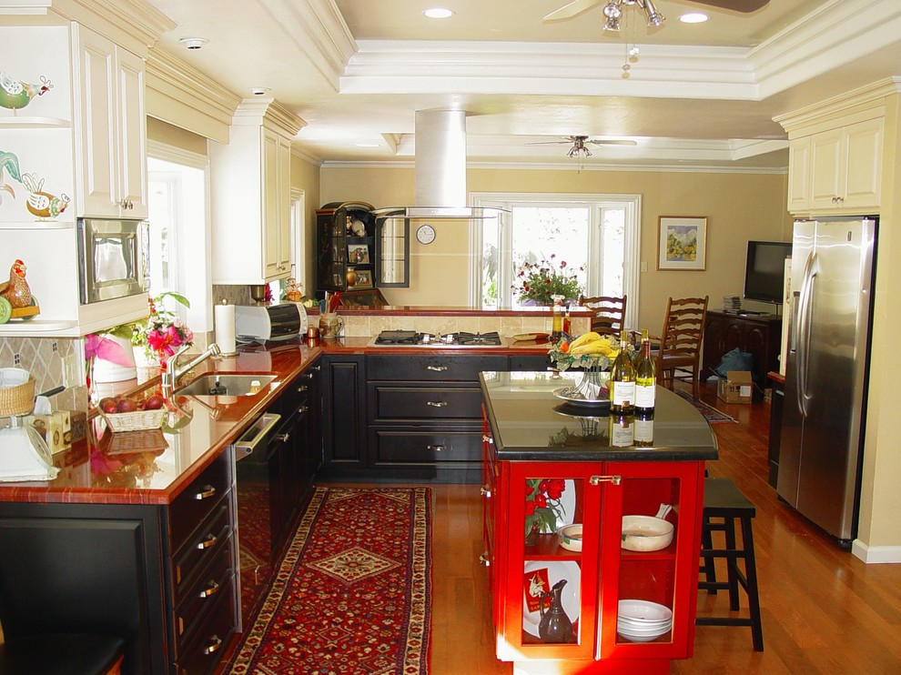 Transitional kitchen photo in San Francisco