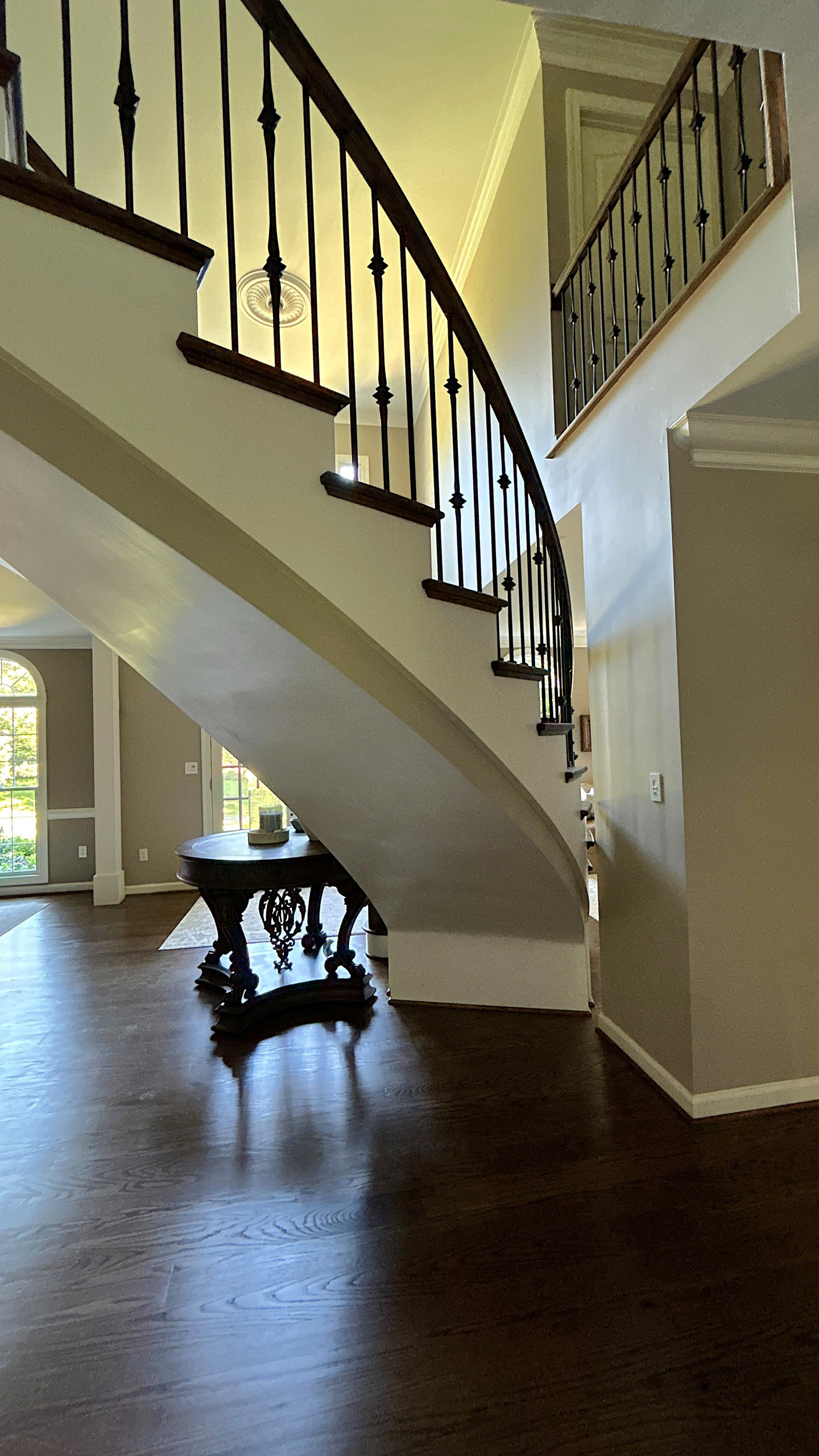Project #157 | Traditional Curved Foyer Staircase