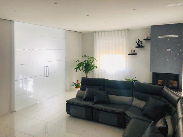 Casa M&F modern-vardagsrum
