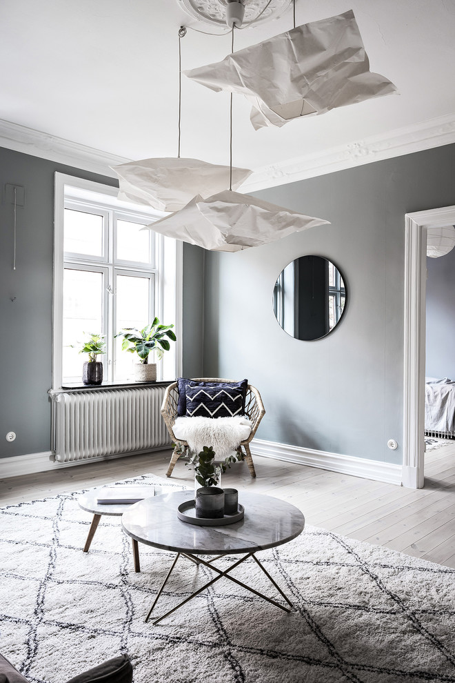 Transitional living room in Gothenburg.