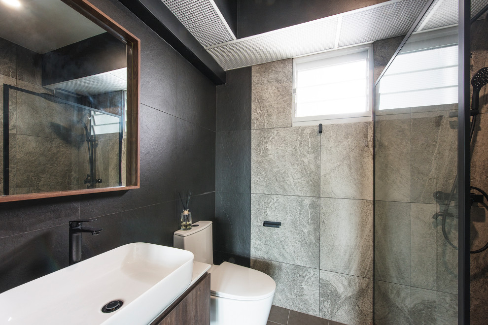 Inspiration for an industrial bathroom in Singapore.