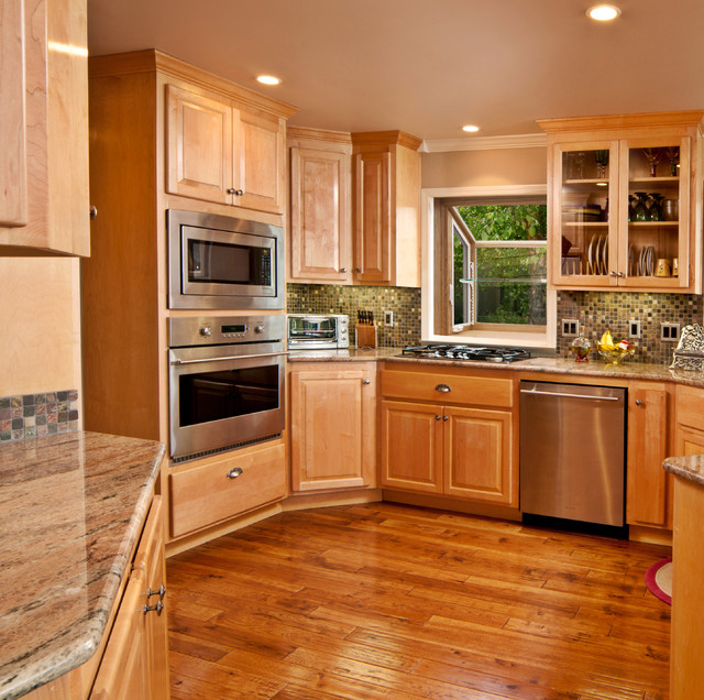 Kitchens klassisch-kueche