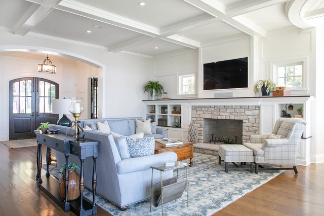 Queen Ann Shingle beach-style-family-room