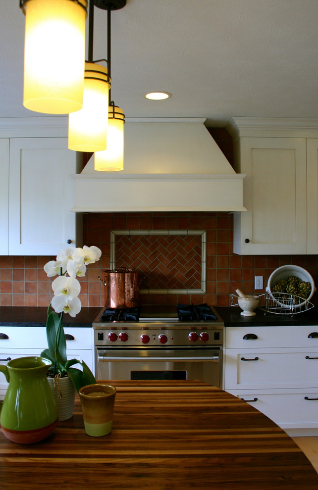 Transitional kitchen photo in Grand Rapids