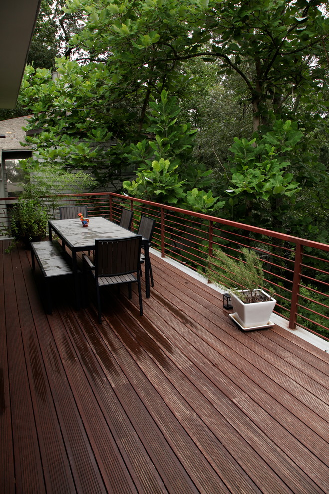 Design ideas for a small modern deck in Atlanta.