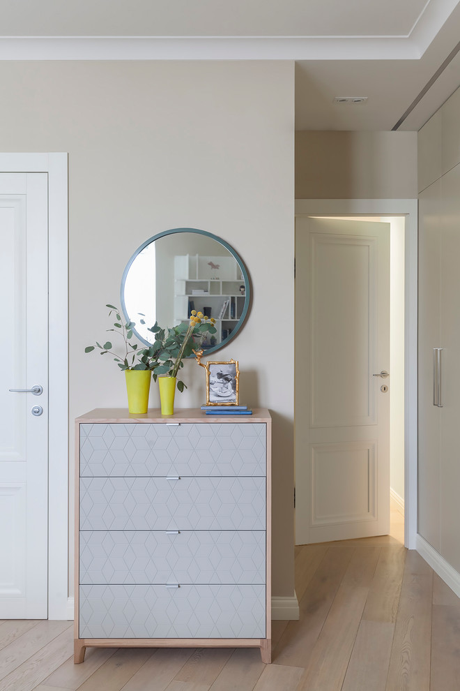 Бело-голубая квартира для юной заказчицы