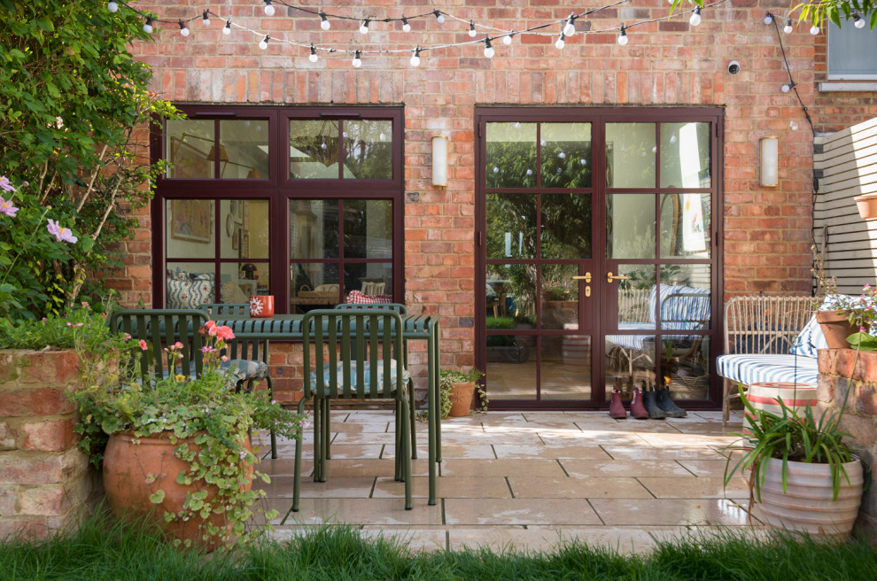 Photo of a victorian patio in Buckinghamshire.