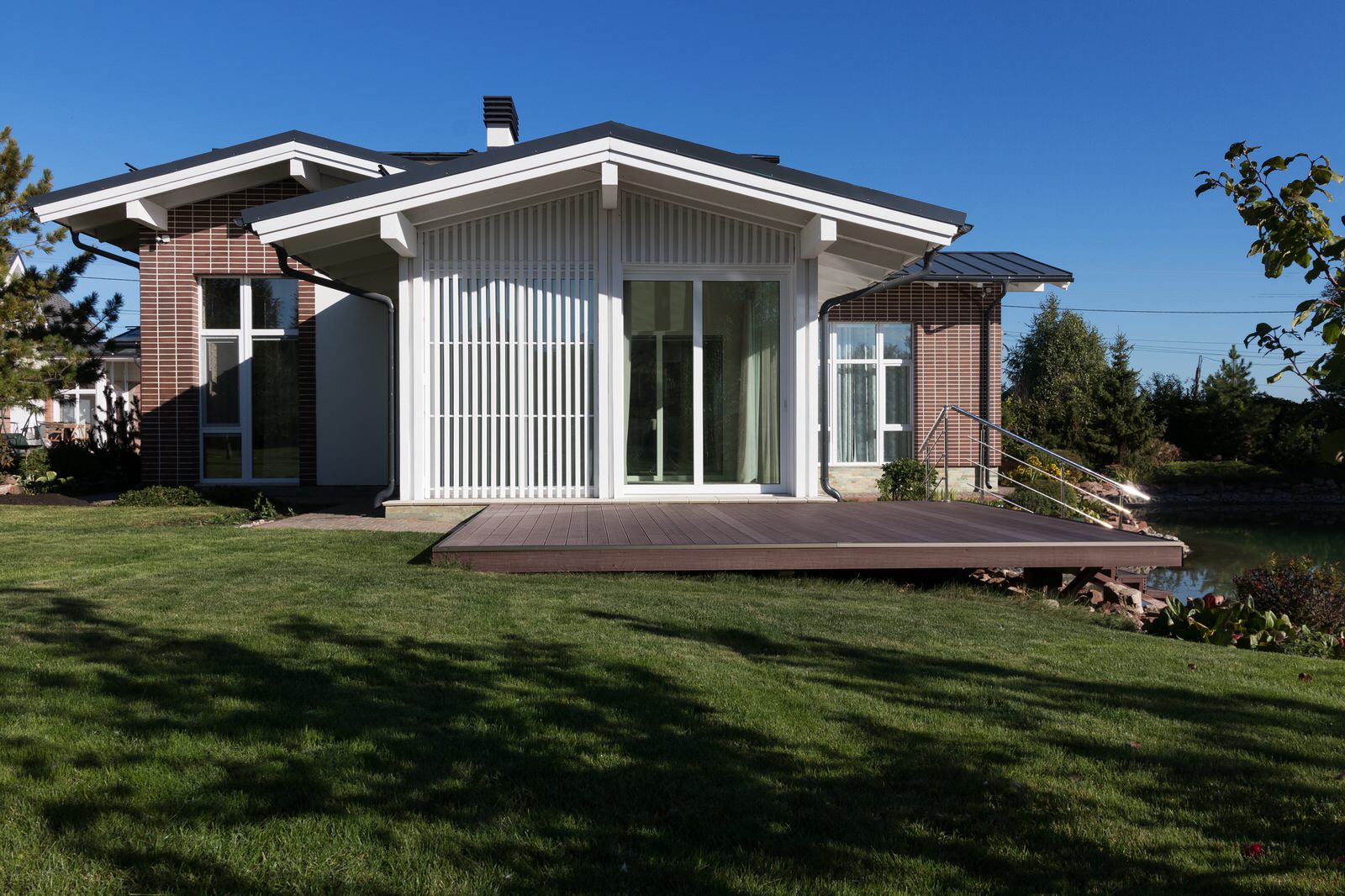 Дом у озера