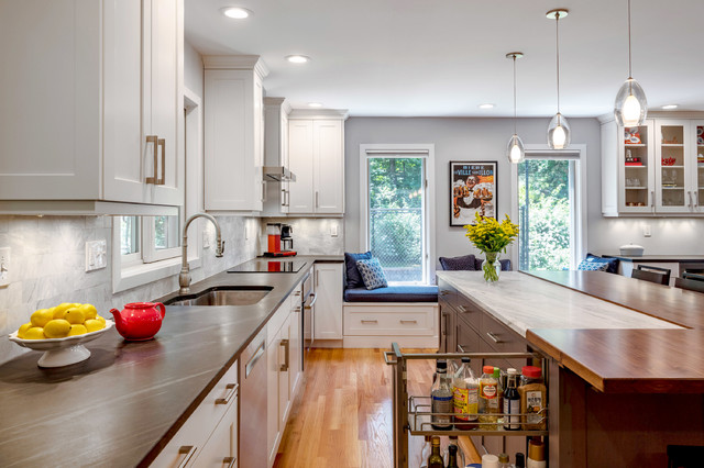 Bright Open Kitchen klassisch-modern-kueche