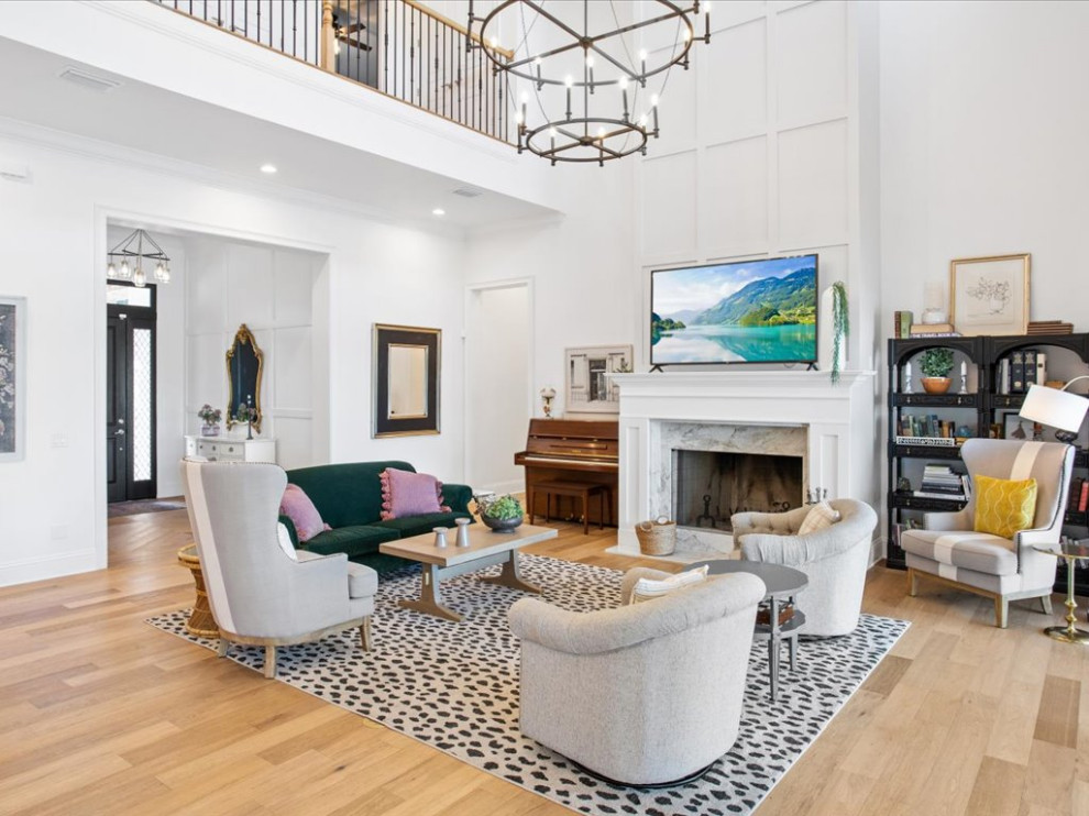 Markham House (by Tolaris Homes) French Country Living Room Orlando by MJS Designers