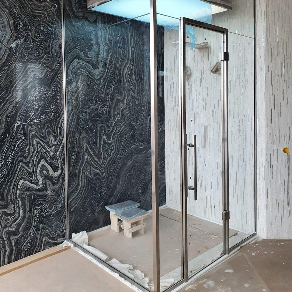 Перегородки высотой 3,6 м, собранные на Mwe_edelstahlmanufaktu