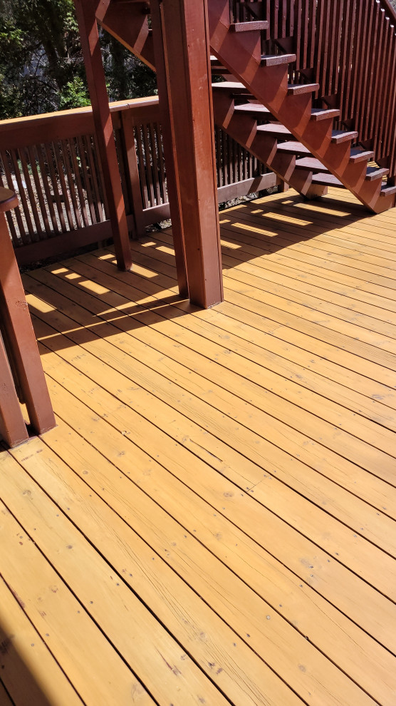 Deck Sanding & Staining