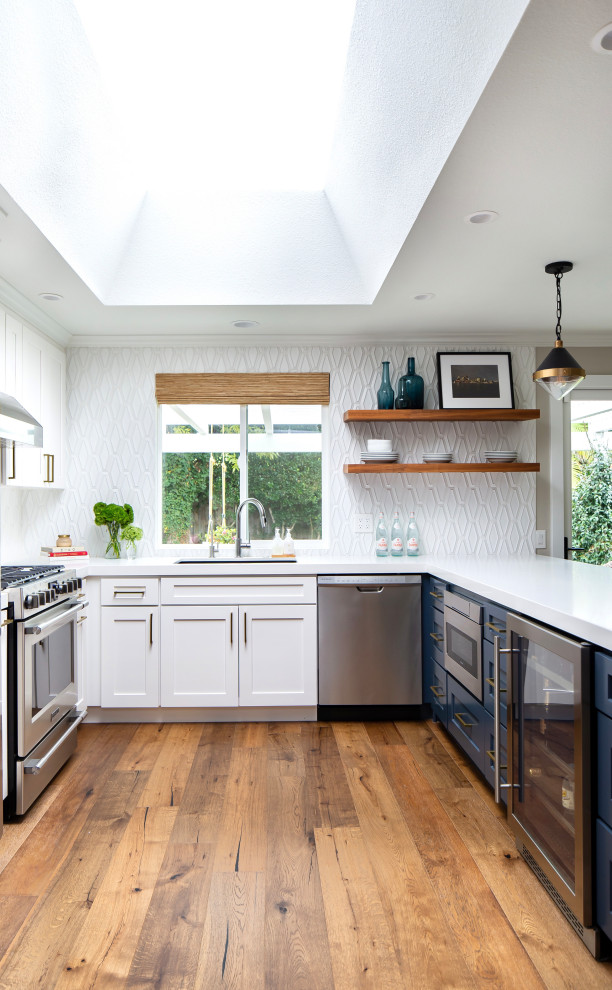 Transitional kitchen photo in Orange County