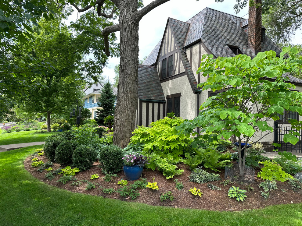 Saint Paul Tudor Garden