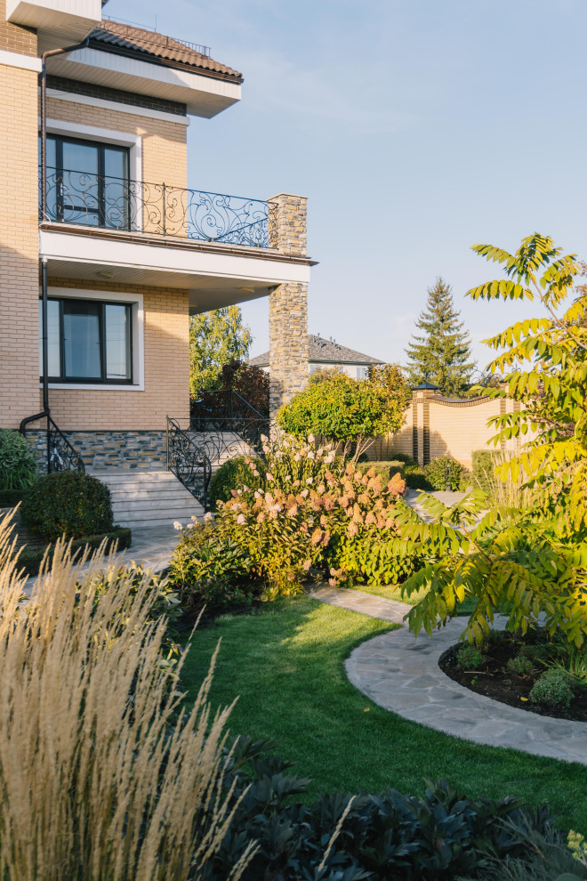 Сад с подпорными стенами