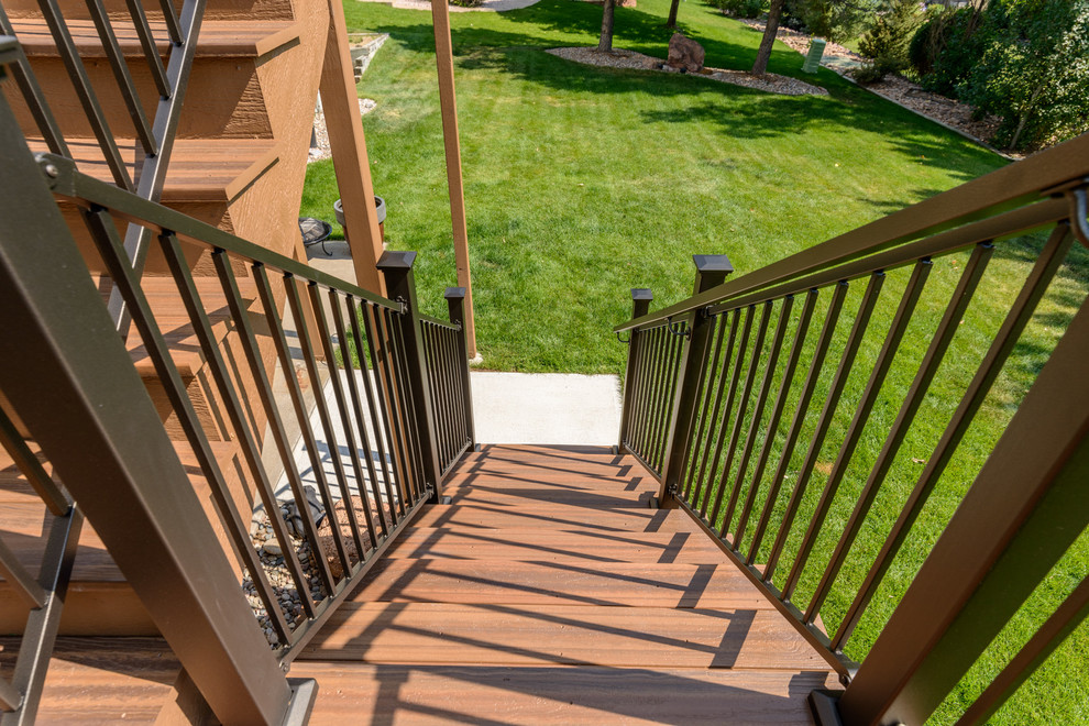 Transitional deck photo in Denver