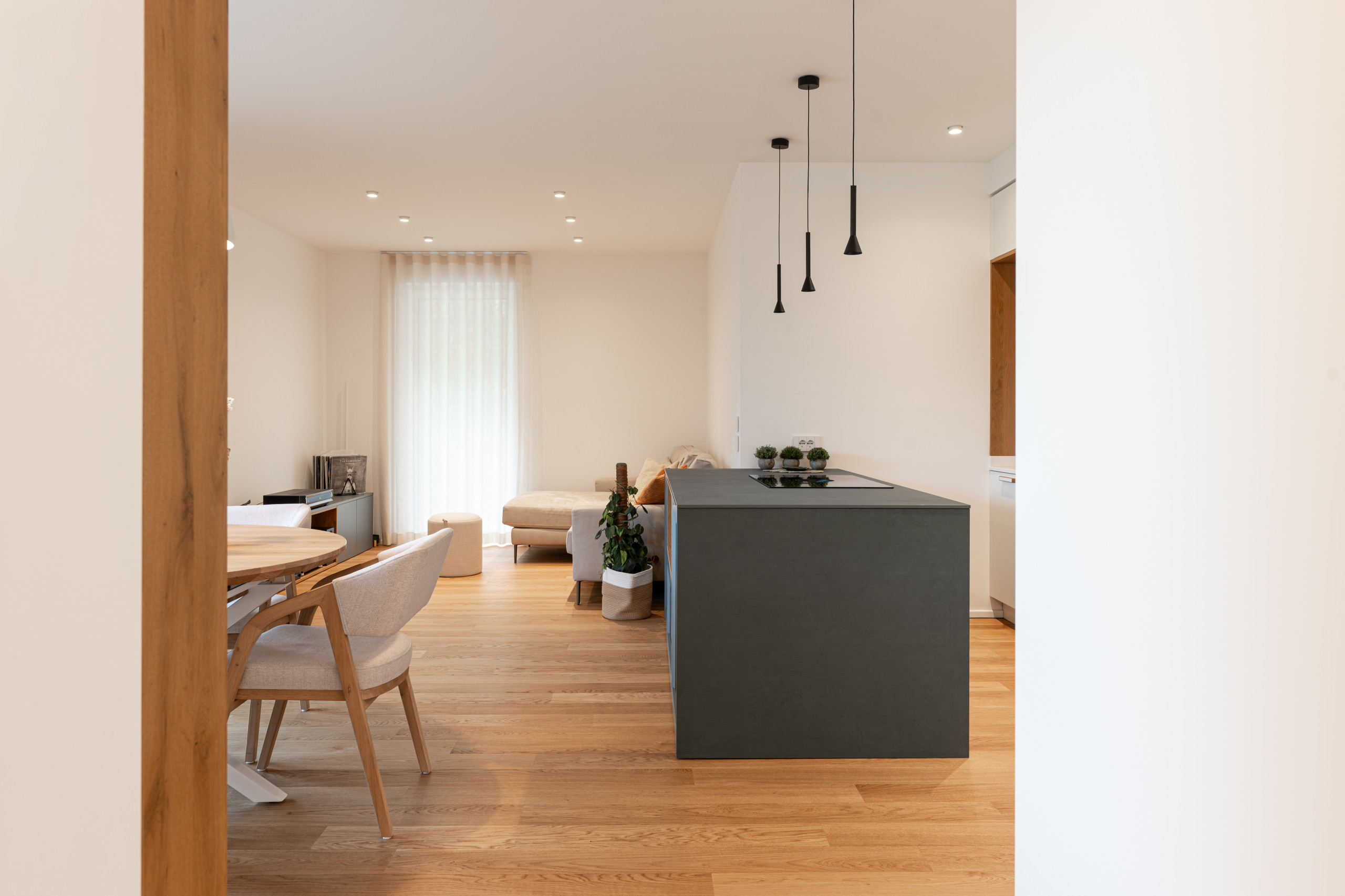 Geometrie e flessibilità domestica: un appartamento di 95 mq a Trento