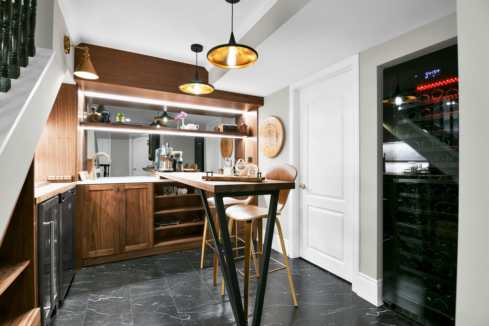 BOLD BESPOKE BASEMENT BAR