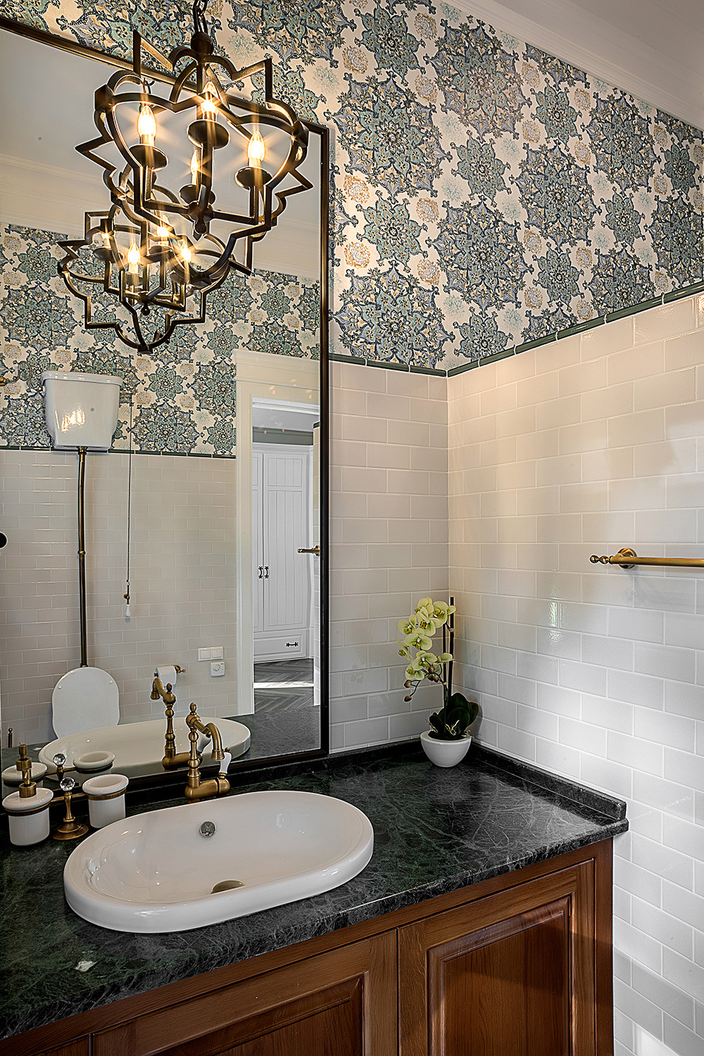 Ванная хозяев "Деревенский шик с историей"