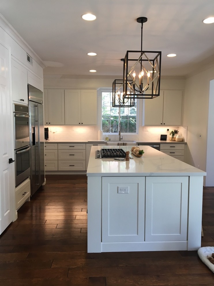 Example of a transitional kitchen design in Orange County