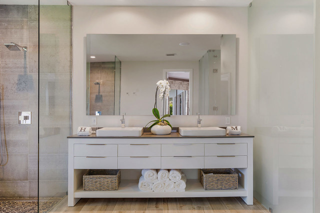 Sunderland scandinavian-bathroom
