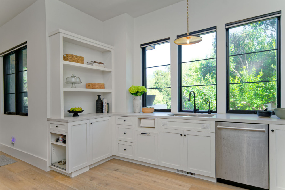 San Carlos - Warm Modern Dreamhouse