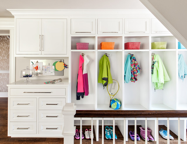 10 Organizing Essentials for a Hardworking Mudroom