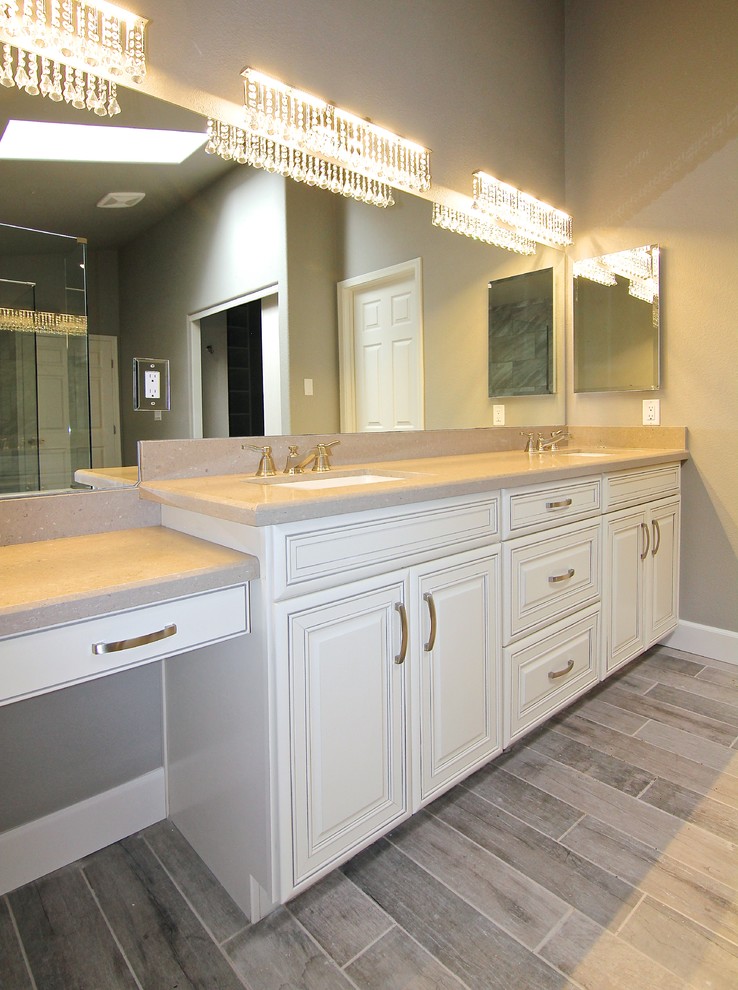 Photo of a transitional bathroom in Las Vegas.