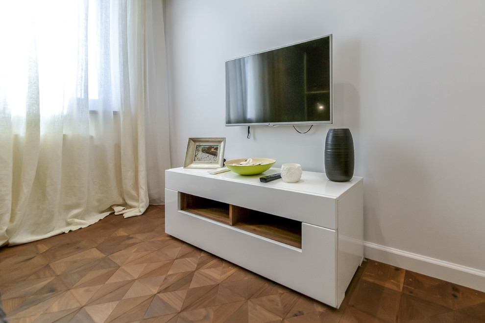 Спальня со стеклянным кубом