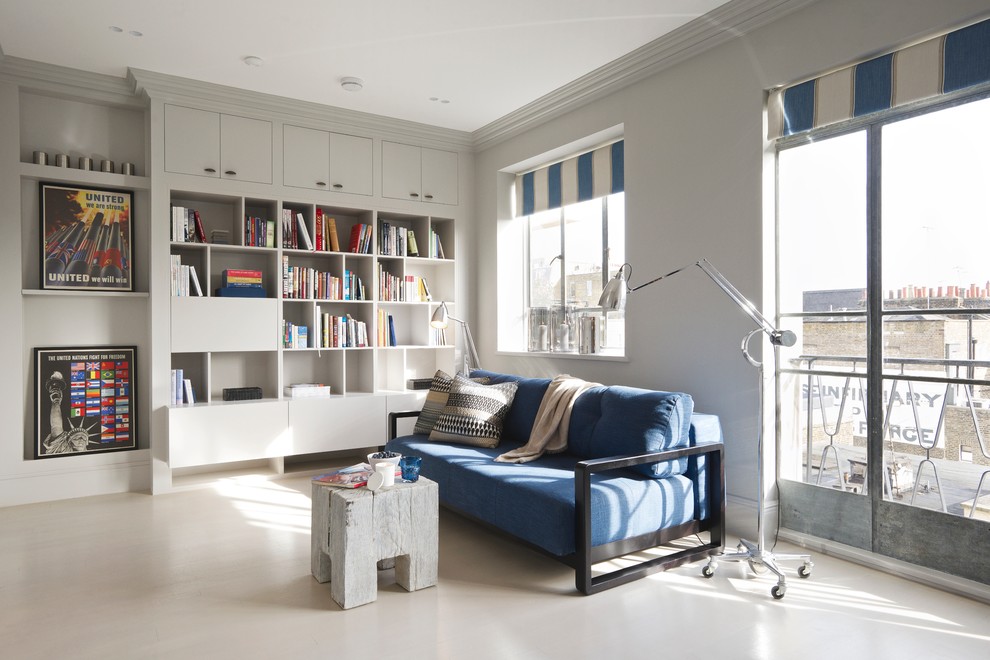 Photo of a transitional living room in London.