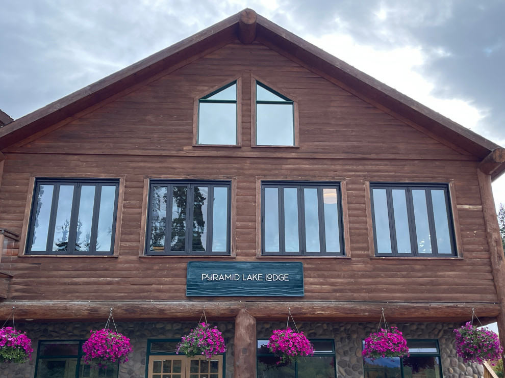 Lake Lodge