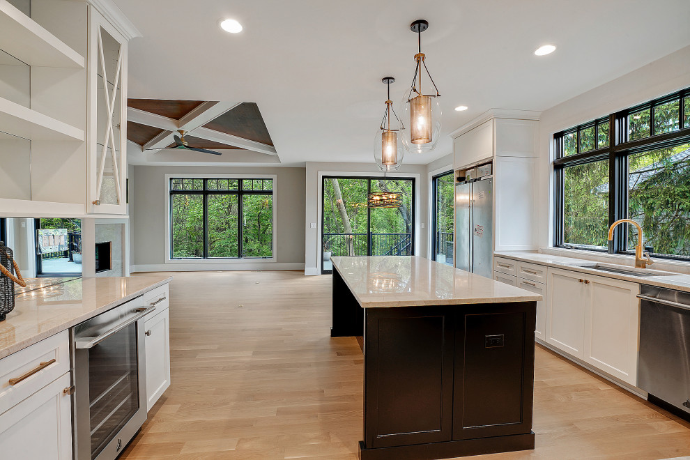 Inspiration for a transitional kitchen remodel in Chicago