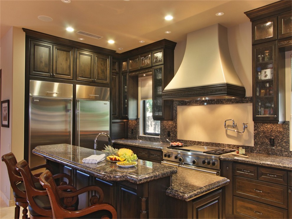 Transitional kitchen photo in DC Metro